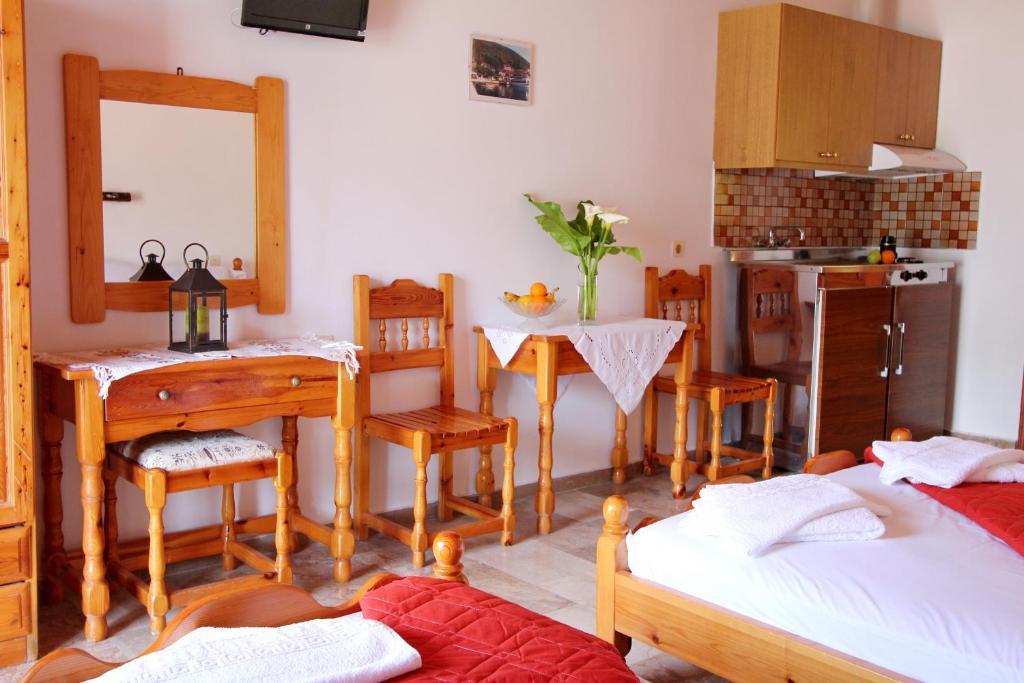 Liotrivi Studios Vasilikí Chambre photo